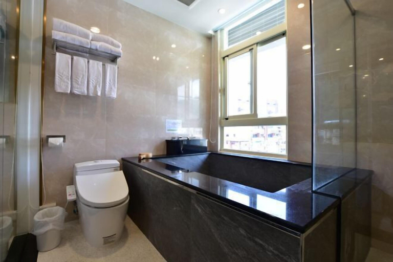 Bathroom 3, Muen Yuan Dong Hot Spring Hotel, Yilan