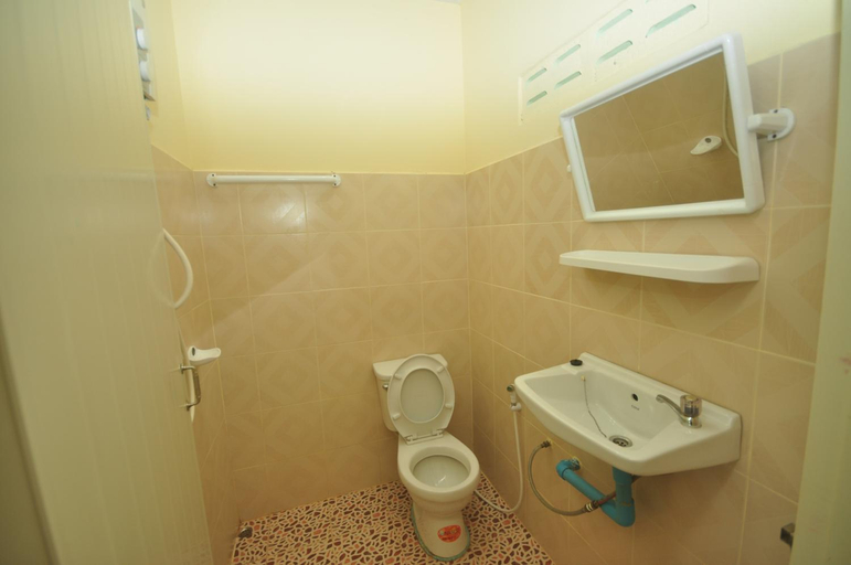 Bathroom 3, Phi Phi Sand Sea House, Mueang Krabi