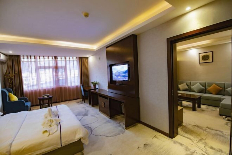 Bedroom 5, Jubao Hotel, Qujing