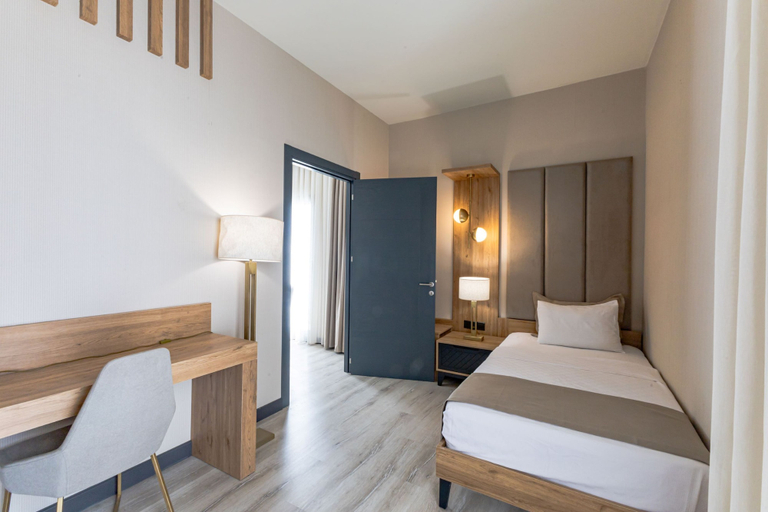 Bedroom 4, Paradisos Hotel