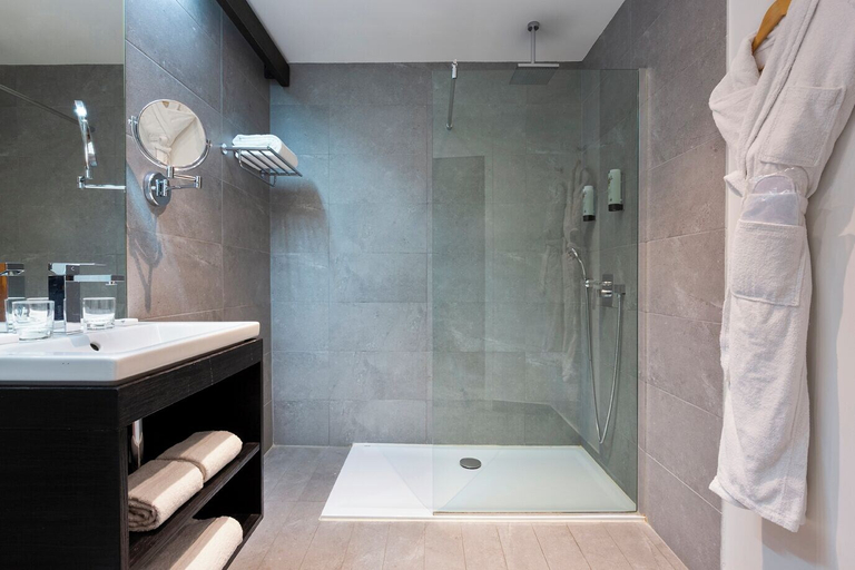 Bathroom 5, Moulin de Vernègues Hôtel & Spa, Bouches-du-Rhône