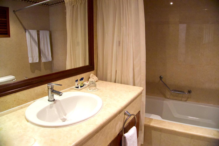 Bathroom, The Golf Suites, Salvaleon de Higuey
