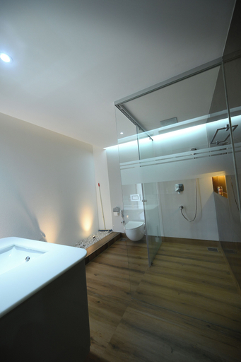 Bathroom 4, The Meadows Varkala, Thiruvananthapuram