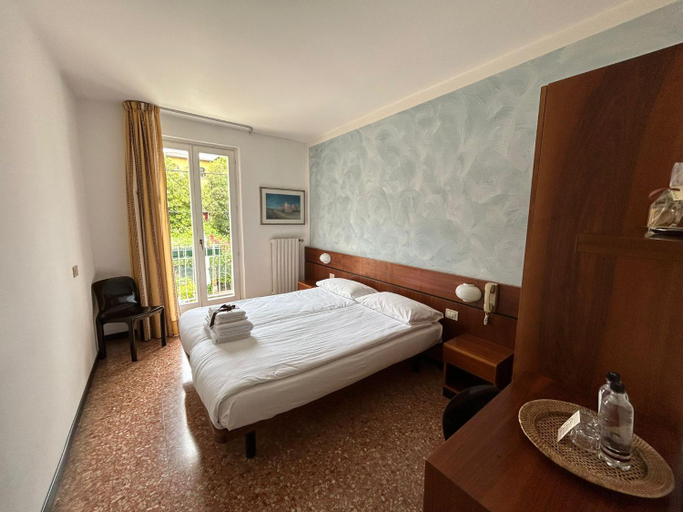 Bedroom 3, Hotel "ALBERGO DA PINA", Verona