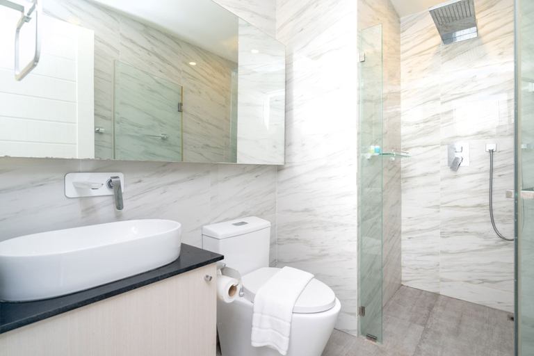 Bathroom, Sea View Suite C64 in Oceana near Beach, Pulau Phuket