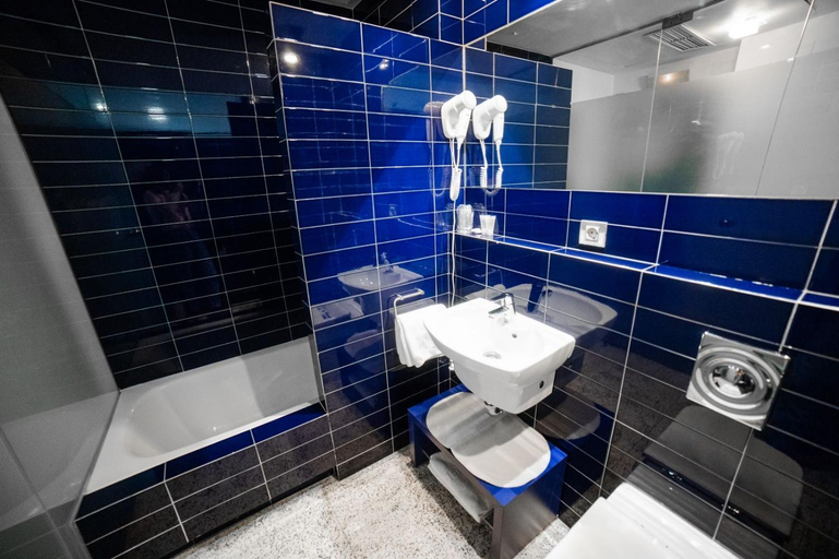 Bathroom 4, Hostal Albany, León