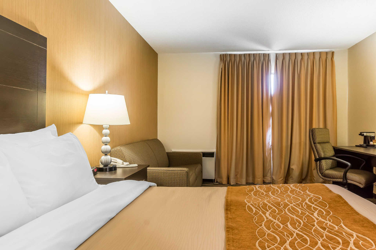 Others 5, Quality Inn, Simcoe