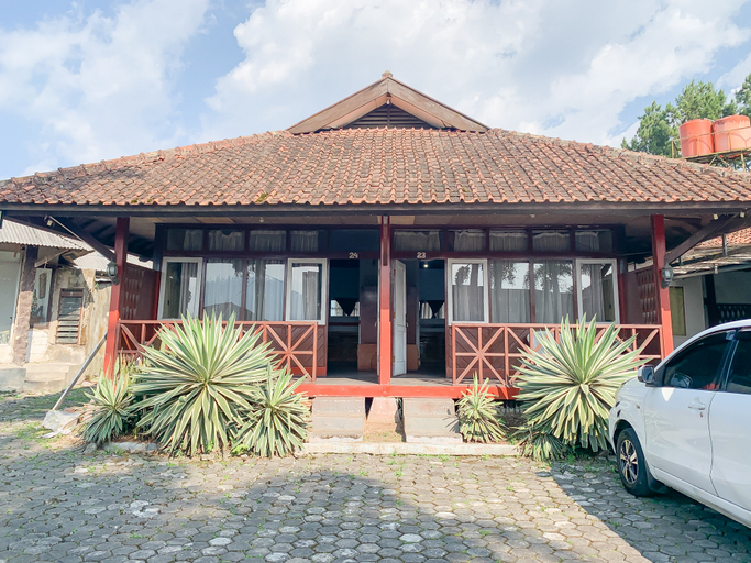 Exterior & Views 2, Pesona Pondok Lembang Mitra RedDoorz, Bandung