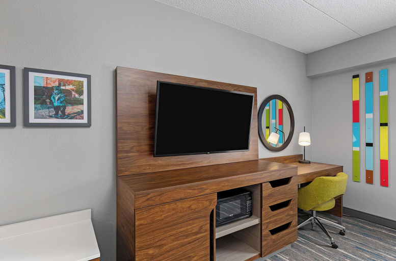 Bedroom 3, Hampton Inn Pikeville, Pike