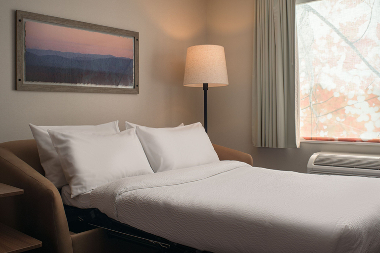 Bedroom 3, Fairfield Inn & Suites By Marriott Cullman, Cullman