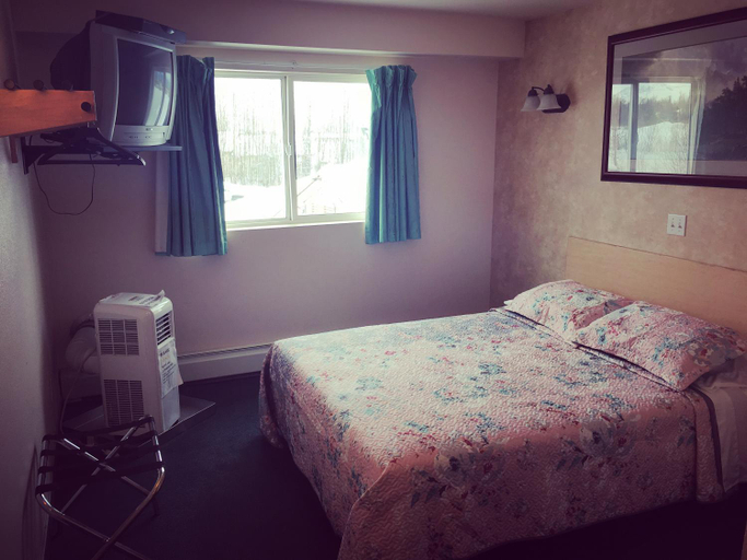 Bedroom 2, Windbreak Hotel, Matanuska-Susitna