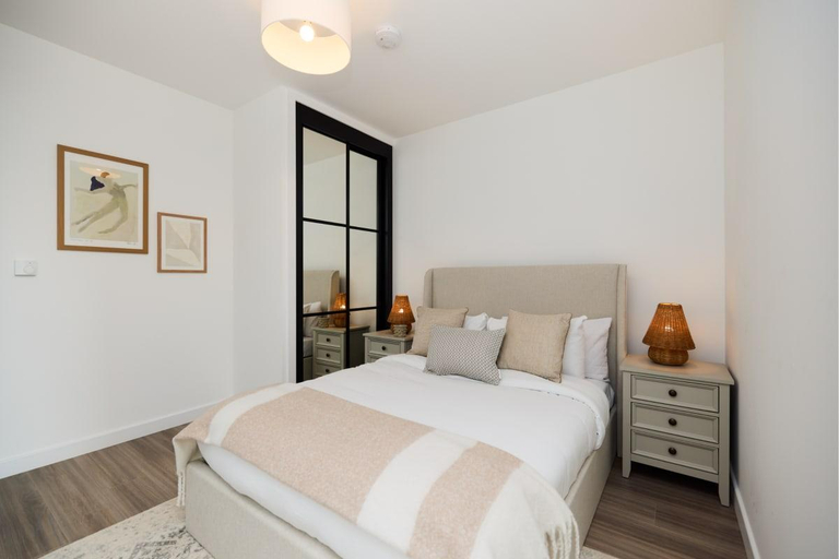 Others 5, The Tottenham Escape - Lovely 2BDR Flat + Balcony, London