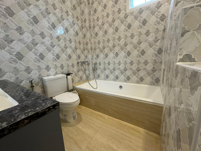 Bathroom 4, Villa Lacroix Organic Farm, San Pa Tong