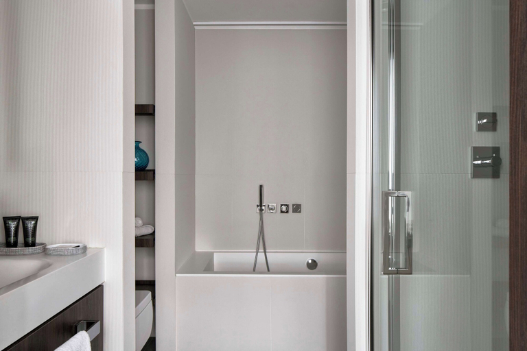 Bathroom 5, Hyatt Centric Milan Centrale, Milano