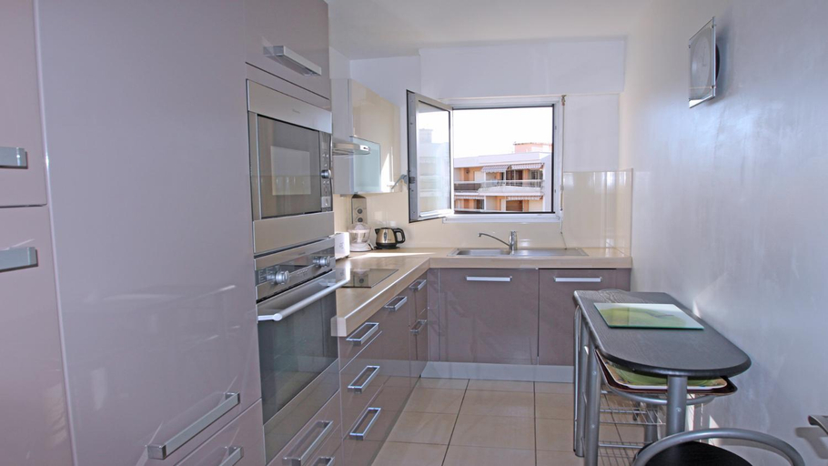 Kitchen 2, Les Coralies, Var