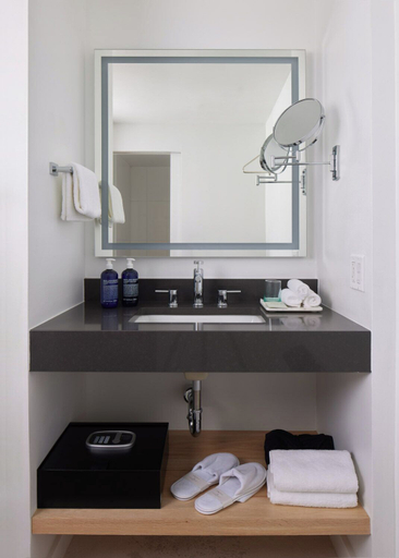 Bathroom 3, Artelo, Chester