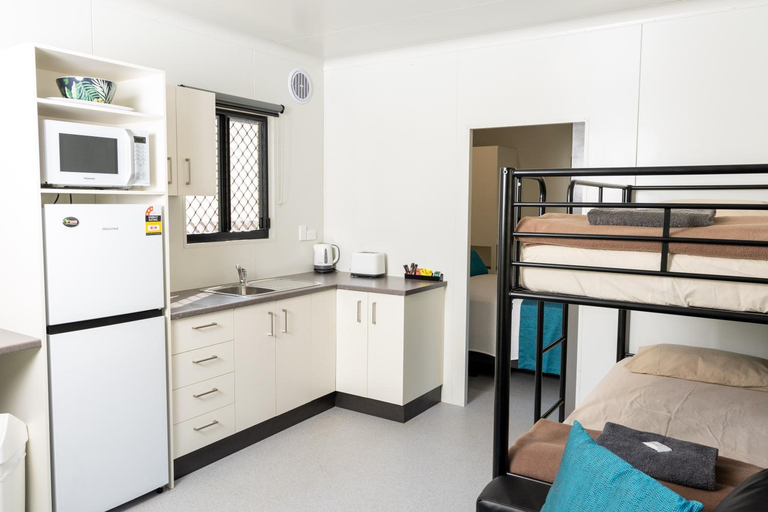 Bedroom 2, Oasis Tourist Park, Litchfield - Pt B