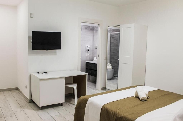Bedroom 2, Time, Napoli