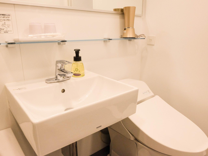 Bathroom 22