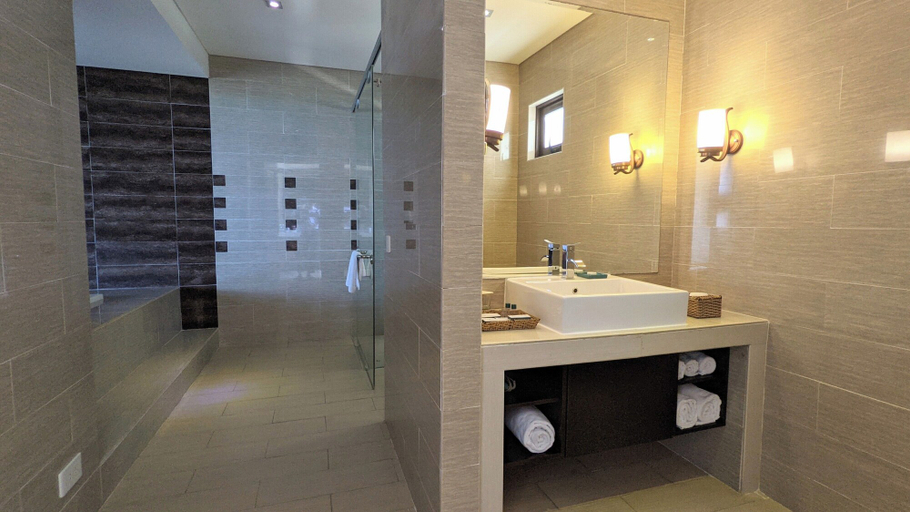 Bathroom 5, Olalani Resort and Condotel, Da Nang