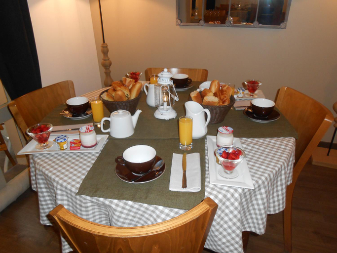Food & Drinks 2, Hotel-Restaurant "Chez Carriere", Gard