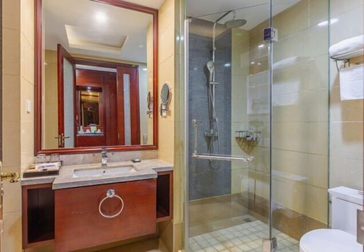 Bathroom 5, Days Hotel by Wyndham Suixian Shennong, Suizhou Shi