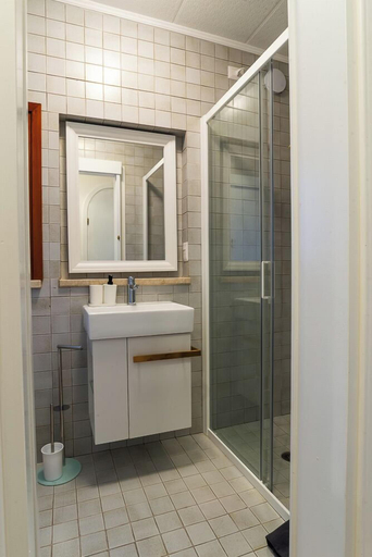 Bathroom 4, Giustiniani Apartments, Treviso