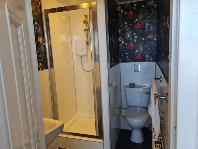 Bathroom, Victoria Hotel, Moray