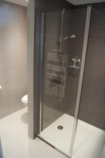 Bathroom, Vue sur l'art roman, Bas-Rhin