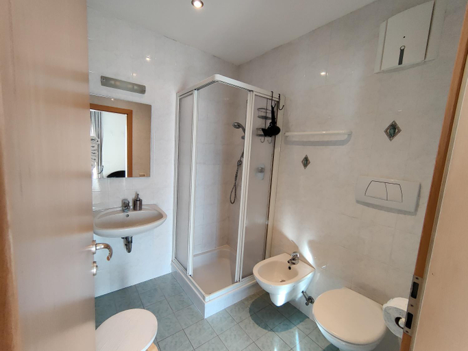 Bathroom 3, Residence Klementhof, Bolzano
