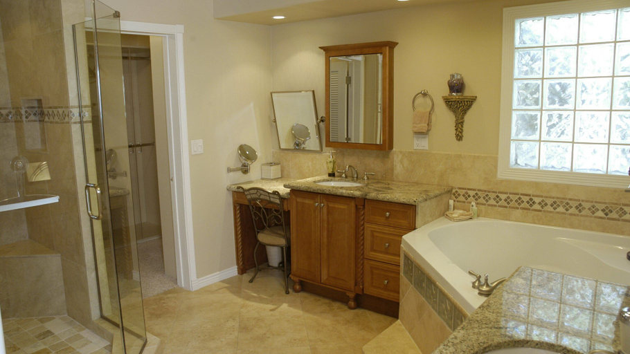 Bathroom 3, The Palm, Maricopa
