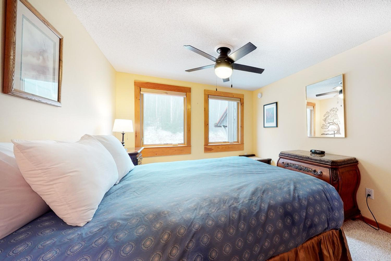 Bedroom 2, Majestic View, Carroll