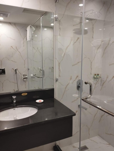 Bathroom 4, Avari Xpress Gilgit, Northern Areas