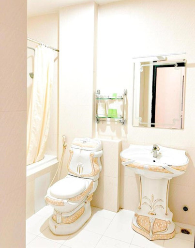 Bathroom 5, Hoang Le Hotel, Bình Chánh