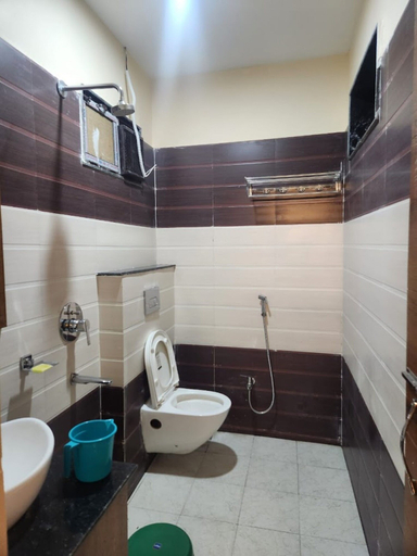 Bathroom 2, Hotel Grand Patliputra Siwan, Siwan
