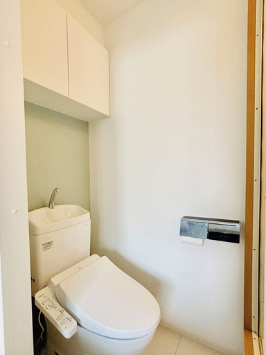 Bathroom 3, GLOU Shinjuku Family, Shinjuku