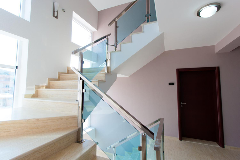 Others 5, A3 Apartments