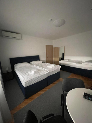 Others 4, Rooms Stella, Zagreb