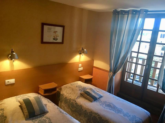 Bedroom 5, Hotel La Clairiere, Puy-de-Dôme
