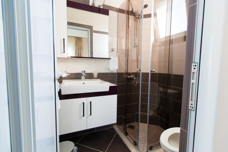 Bathroom 3, A3 Apartments