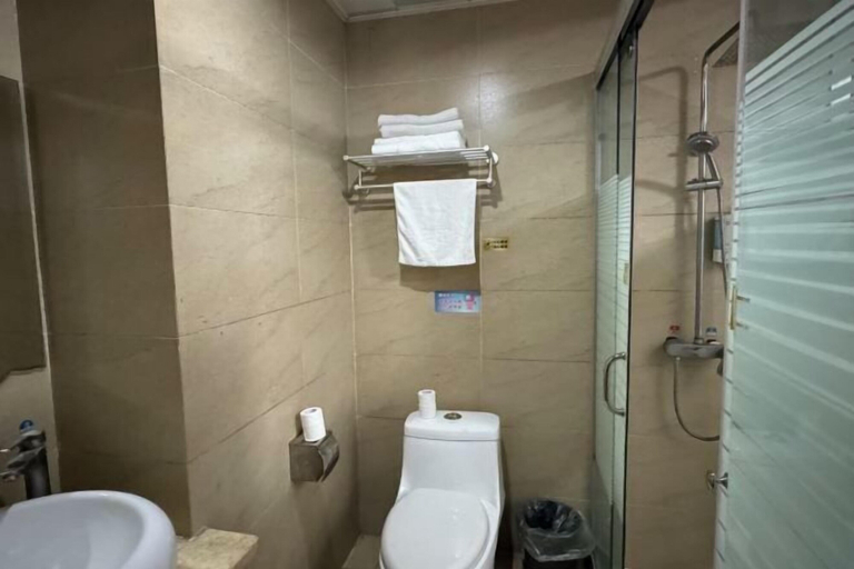 Bathroom 3, Dongyuan Business Hotel, Jiaxing