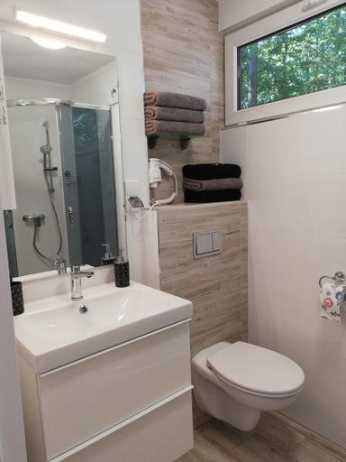 Bathroom 2, Domek nad jeziorem 7, Lębork