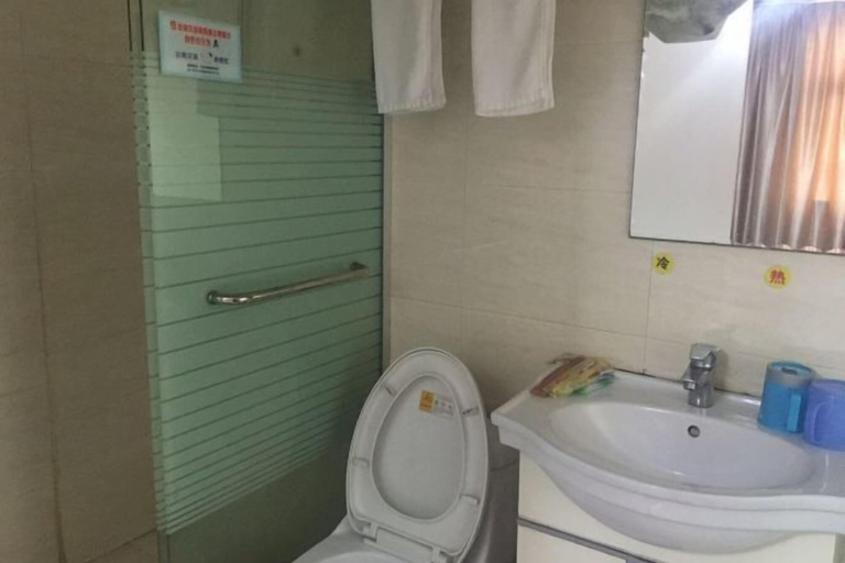 Bathroom 3, Ningbo Risheng Inn, Ningbo