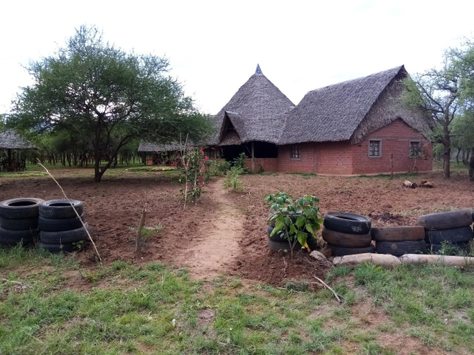 Others 3, Mailua Retreat, Kajiado Central