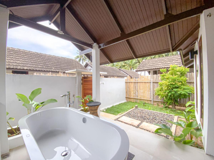 Bathroom 5, Chumphon Cabana Resort, Pathiu