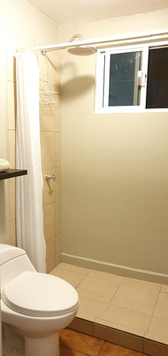 Bathroom 10