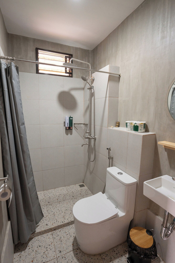 Bathroom 5, The Circle Hostel, San Juan
