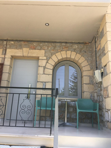 Entrance 5, ΤΟ ΠΕΤΡΙΝΟ / THE PETRINO APARTMENTS, Peloponnese