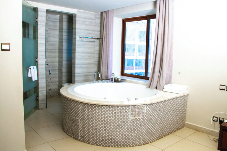 Bathroom 4, The Royal Shaza Suites, Kisauni