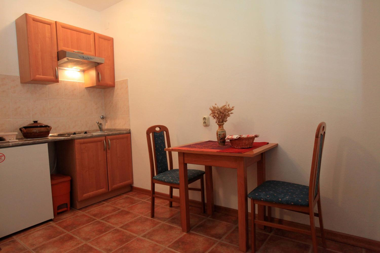 Others 3, Apartments Pinus, Jelsa